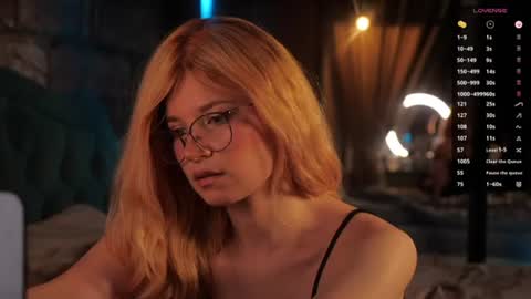 Lindsey and Candice online show from July 28, 7:39 pm