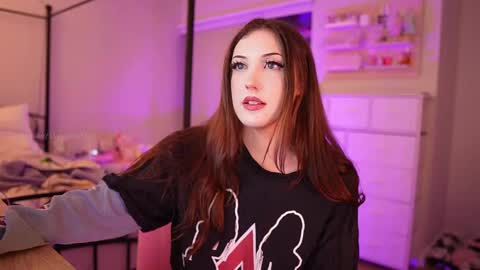 iluvemmeline online show from March 3, 10:43 am