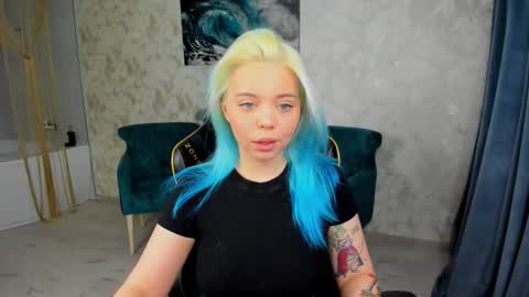 Roxy online show from December 3, 7:38 pm