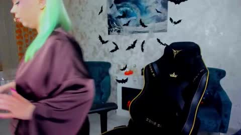 Roxy online show from October 27, 6:35 pm