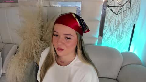 DAHLIA online show from November 20, 8:43 pm