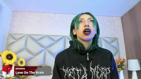  Im Gaia online show from November 24, 12:29 pm