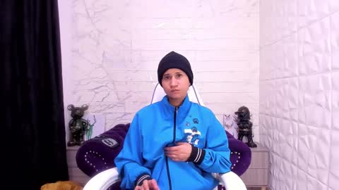 im_milan_rs online show from February 9, 1:01 am