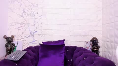 im_milan_rs online show from February 19, 10:34 am