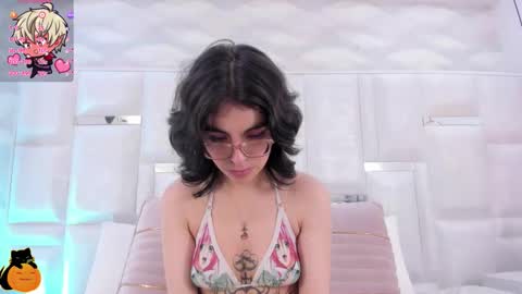 Moly  online show from October 25, 9:21 pm