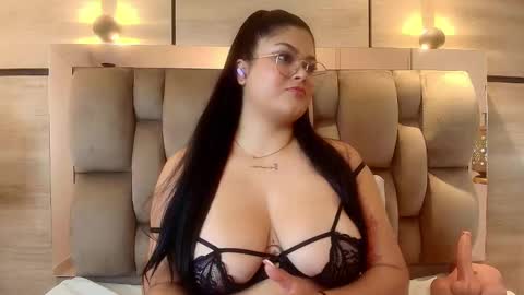 Snapshot of im_mou_ chatting on October 7, 12:53 pm im mou online show from October 7, 12:53 pm