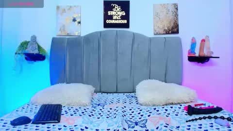 im_riley_ online show from November 8, 7:41 pm