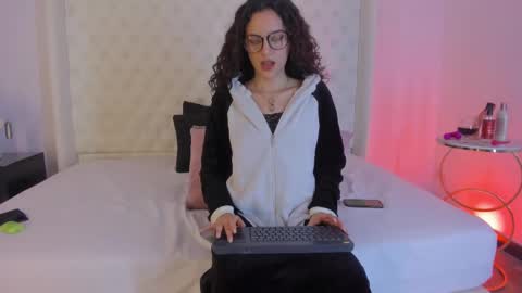 Snapshot of im_sophi1 chatting on October 11, 4:17 am SOPHI online show from October 11, 4:17 am