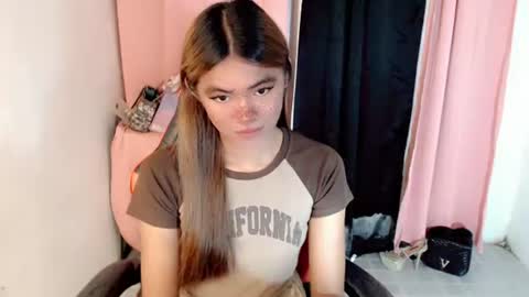 im_yourfairyannaxx online show from April 15, 12:33 am