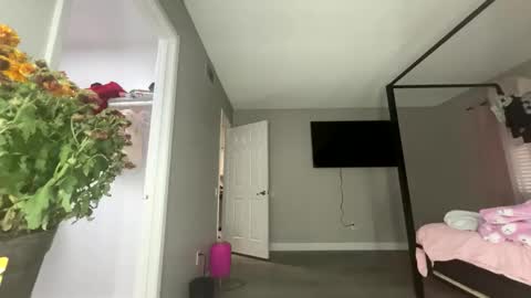 imfancii online show from October 26, 11:00 pm