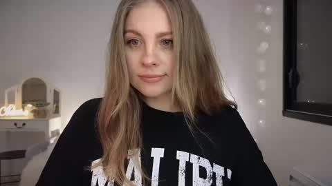 Snapshot of imkeira chatting on March 9, 7:59 pm ImKeira online show from March 9, 7:59 pm