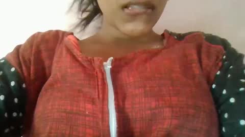 Snapshot of imlovelyrose chatting on January 28, 9:51 am ROSE online show from January 28, 9:51 am