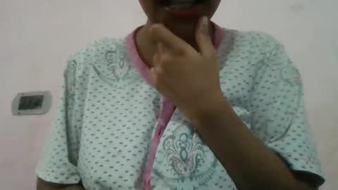 Snapshot of imlovelyrose chatting on December 12, 3:10 am ROSE online show from December 12, 3:10 am
