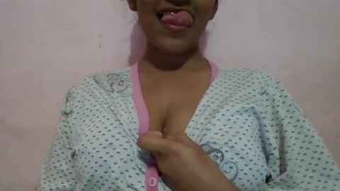 Snapshot of imlovelyrose chatting on December 24, 5:13 pm ROSE online show from December 24, 5:13 pm