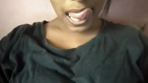Snapshot of imlovelyrose chatting on February 8, 5:08 am ROSE online show from February 8, 5:08 am