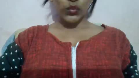 Snapshot of imlovelyrose chatting on February 12, 1:49 pm ROSE online show from February 12, 1:49 pm
