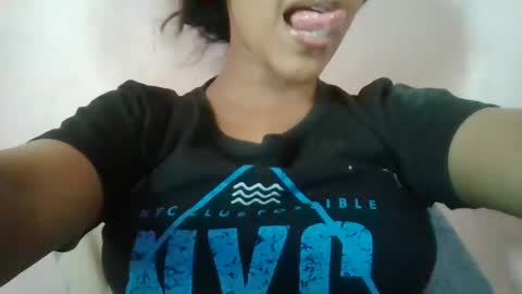 Snapshot of imlovelyrose chatting on February 7, 9:37 am ROSE online show from February 7, 9:37 am