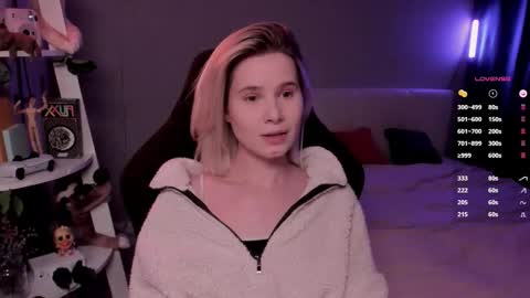 Mia online show from February 7, 9:46 am