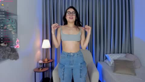 Sofia Guzman   Schedule 9 AM - 5 PM GMT-5 online show from April 7, 7:49 pm