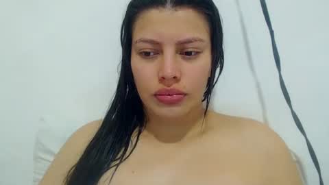 imsweetlips online show from February 1, 8:40 pm