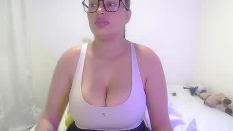 imsweetlips online show from October 18, 9:49 pm