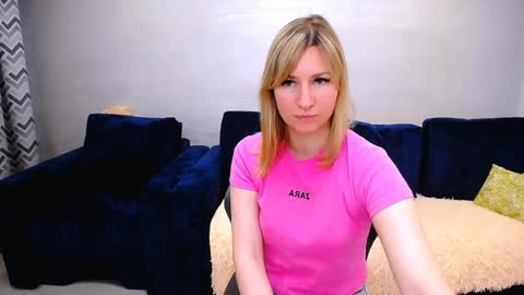 incredible_ariela online show from June 8, 10:05 am