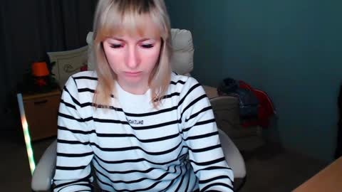 incredible_ariela online show from January 18, 9:24 am