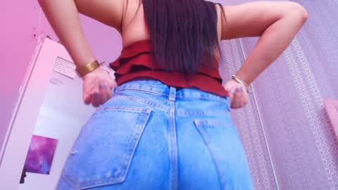 Snapshot of indi_catalina chatting on January 19, 1:44 pm Indi Catalina online show from January 19, 1:44 pm