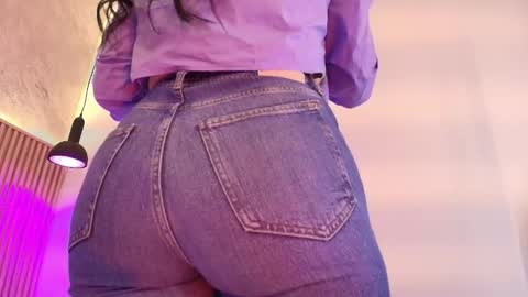 Snapshot of indi_catalina chatting on October 3, 12:10 pm Indi Catalina online show from October 3, 12:10 pm