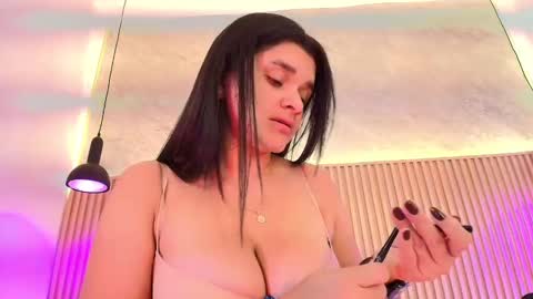 Snapshot of indi_catalina chatting on September 25, 12:26 pm Indi Catalina online show from September 25, 12:26 pm
