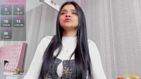 Snapshot of indi_catalina chatting on December 26, 12:59 pm Indi Catalina online show from December 26, 12:59 pm