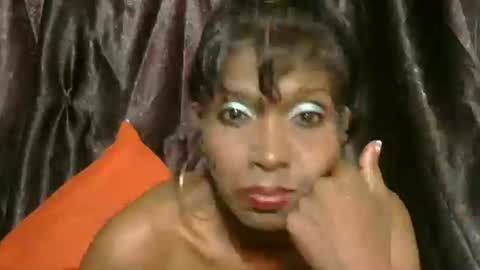 Snapshot of indian_blossom chatting on February 21, 1:33 pm Denise online show from February 21, 1:33 pm