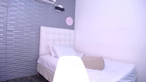 indian_delight18 online show from February 19, 12:25 am