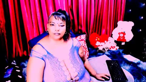 Snapshot of indian_rubyxx chatting on September 22, 8:35 am indian_rubyxx online show from September 22, 8:35 am