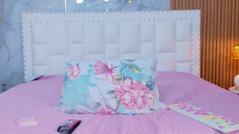 LITTLE AINHOA  online show from November 4, 7:41 pm