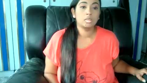 Snapshot of indianplaygal69 chatting on December 19, 9:29 am Indianpalgal69 online show from December 19, 9:29 am