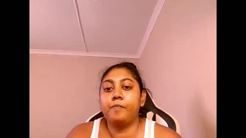 indianruby21 online show from February 18, 9:19 am