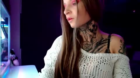 Snapshot of inesdesire chatting on February 13, 4:07 pm InesDesire online show from February 13, 4:07 pm