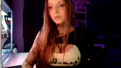 Snapshot of inesdesire chatting on February 24, 5:31 pm InesDesire online show from February 24, 5:31 pm