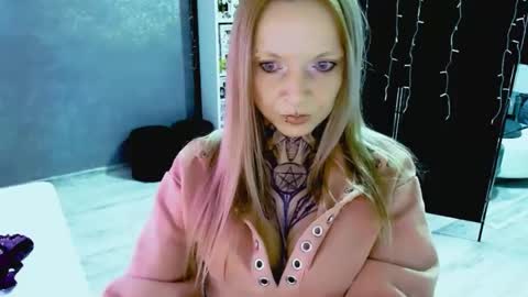 Snapshot of inesdesire chatting on September 18, 8:24 am InesDesire online show from September 18, 8:24 am