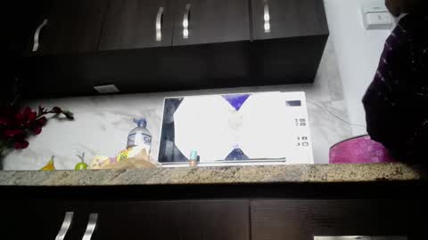 Iniya online show from December 19, 10:24 pm