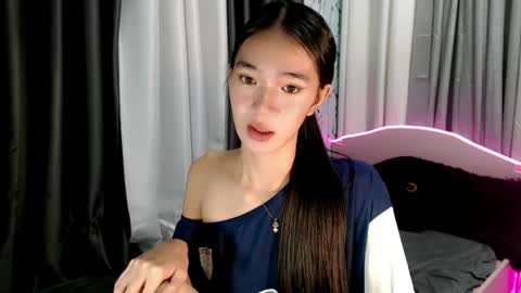 Reign online show from April 15, 9:04 pm