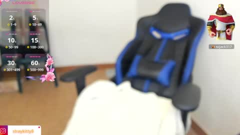 Luna        online show from April 17, 9:50 pm