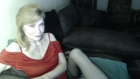 irenalegs online show from May 27, 4:09 am