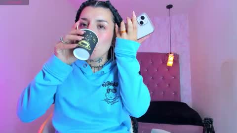 iris_77 online show from November 29, 5:06 pm