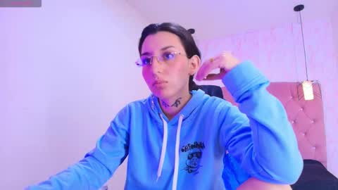 iris_77 online show from October 11, 6:54 pm