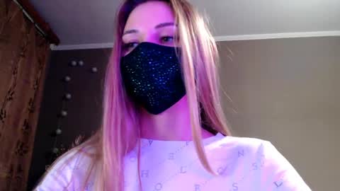 Lily online show from April 15, 7:58 pm