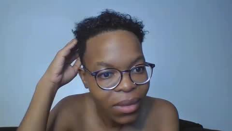 iris_love_2 online show from February 9, 7:09 pm