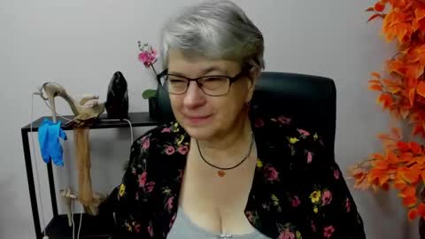 I R I S online show from December 10, 7:16 am