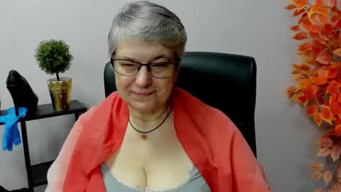 I R I S online show from February 6, 7:35 am